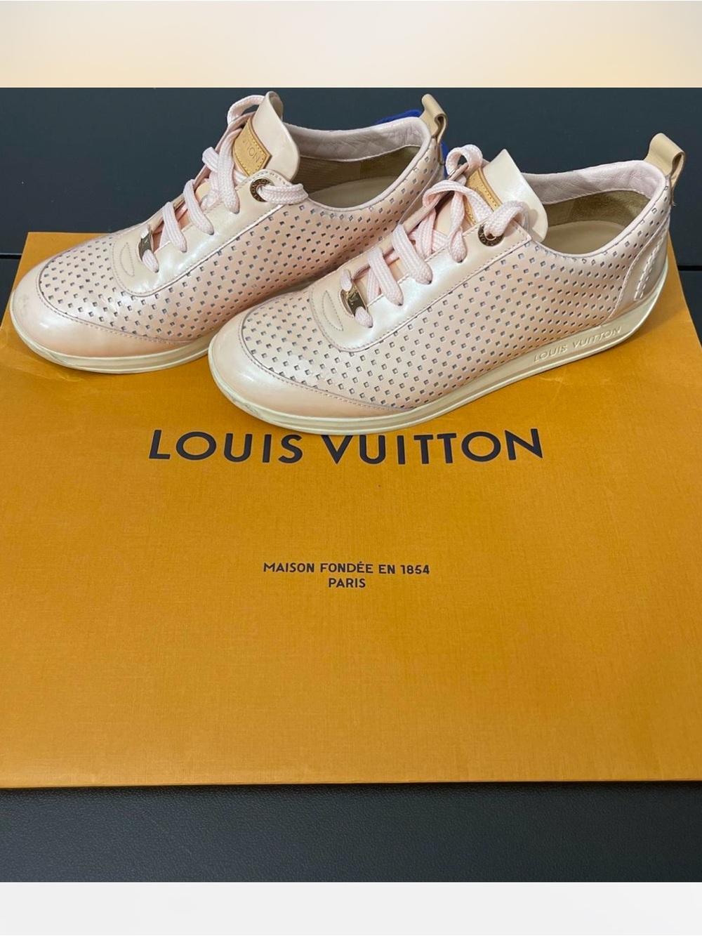 Louis Vuitton Perforated Rosa sneakers